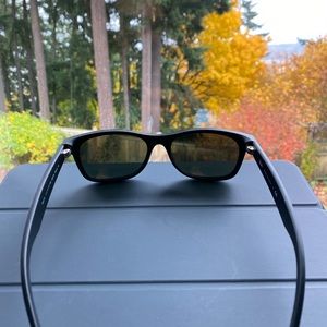 Ray Ban RB2132 Black Wayfarer Mirrored Square Sunglasses ( with case)